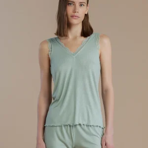 Rif. 9143 Pigiama donna in costina con top spalla larga con dettagli in pizzo e pantalone corto articolo bloom