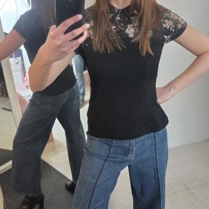 Maglia romantica con pizzo e rose Art. Dolly