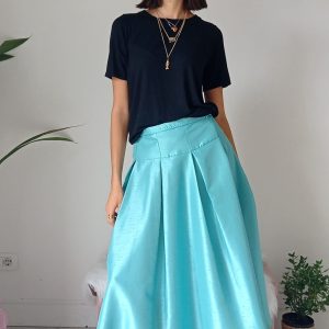 Gonna in Taffetà Turchese: Eleganza Versatile e Stile Inconfondibile!
