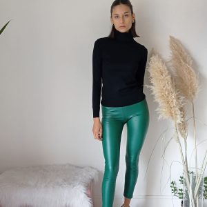 Dolcevita Chic in Viscosa – Morbidezza e Versatilità per Ogni Occasione