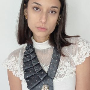 Collana Innovativa da Cravatta e Bottone Gioiello – Accessorio Unico per Look Caratteristici Art. Gio