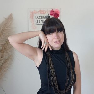 Millefili” in Bigiotteria Marrone: Eleganza Multistrato per Ogni Occasione