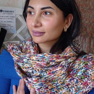 Sciarpa Multicolore con Frange – Stile Boho Chic