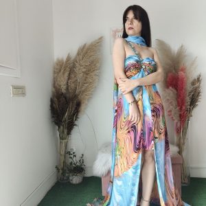 Abito da Cerimonia Elegante Monospalla con Ali di Tessuto e Applicazioni