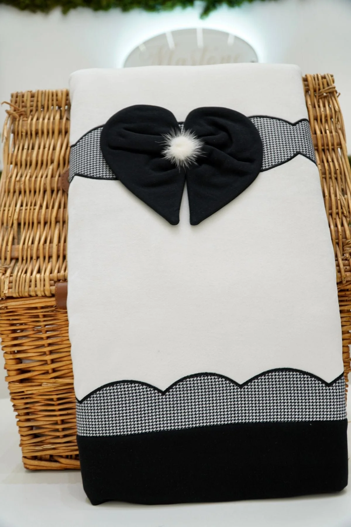 LC352 - copertina - LA SARTORIA DEI PICCOLI